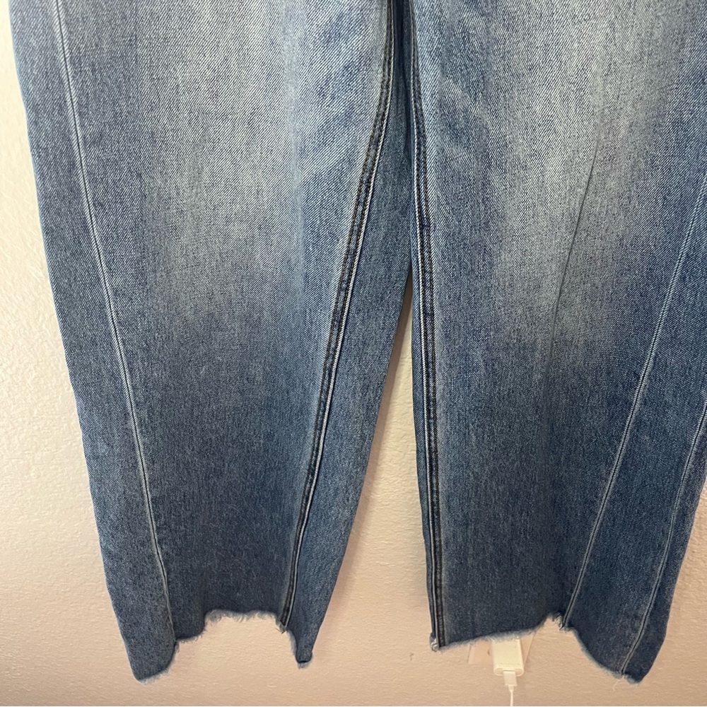 VICI Los Angeles Wide Leg Raw Hem Jeans Size 29 - Picture 4 of 12
